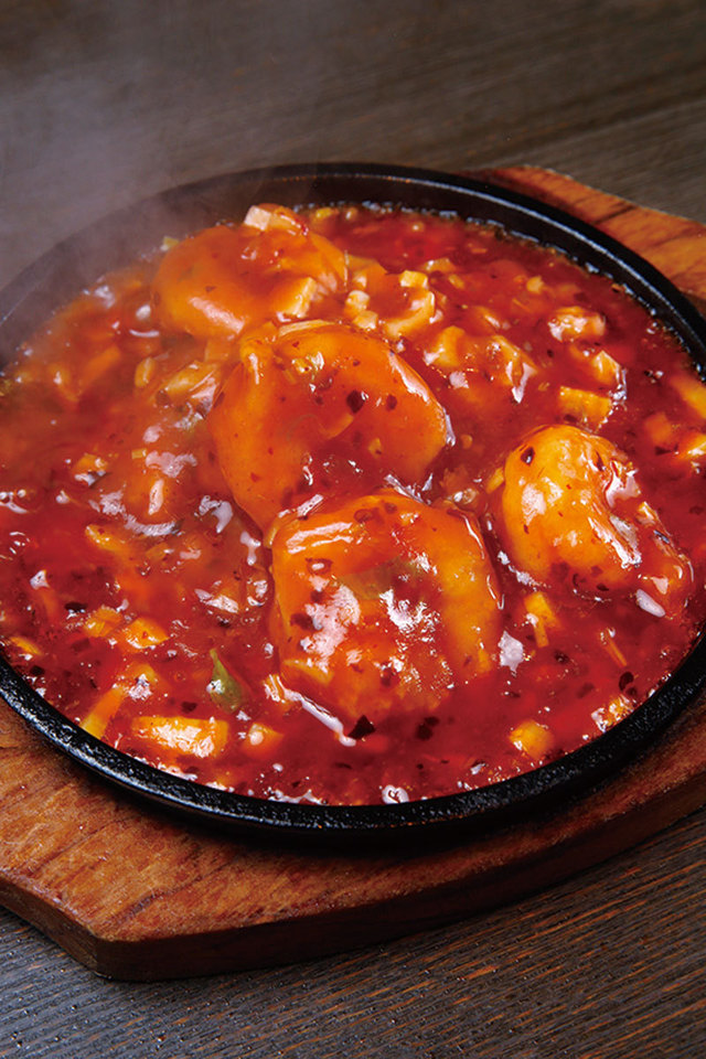 大連餃子基地 DALIAN 麻布十番店（麻布十番）  大海老のチリソース煮　1280円（税別）