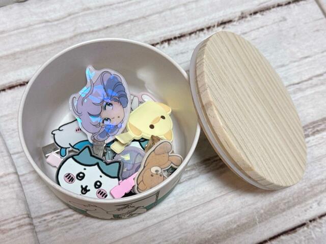 【カルディ／ムーミン スプリング バンブーコンテナ】食べ終わったあとは小物収納に！前髪用のクリップを入れてみました
