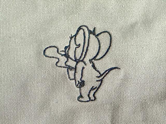 コーヒータイムを楽しむジェリーの後ろ姿がキュート！