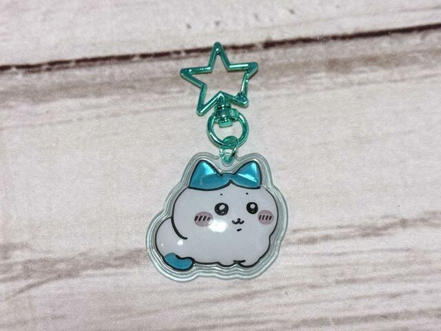 サイズ：（約）W3.7×H4.4×D1.0cm