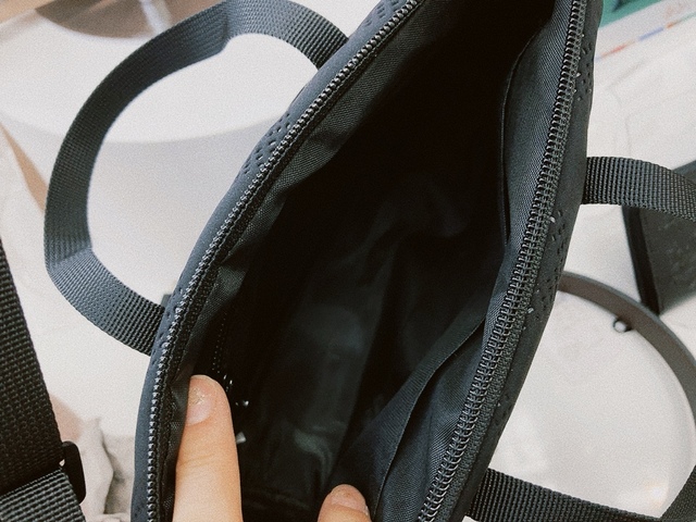 【ワークマン エンボスキルトショルダー】内ポケットは小物の整理に便利！