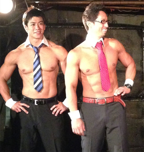 リーマンマッチョに裸エプロン「劇団マッチョ」いよいよデビュー