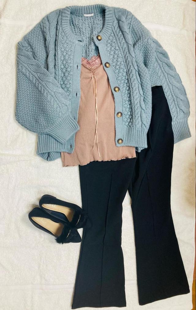 【GU　ケーブルコクーンカーディガン（長袖）】大人っぽいアイテムのアウターも相性抜群