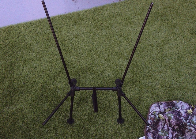 【ワークマン アルミローチェア】ポールを組み立て、布をつけるだけ