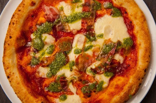 もちもちの釜焼ピッツア