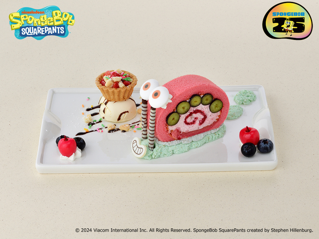 「りんご大好き♪のろのろイチゴロールケーキプレート」＜1,580円（税込）＞【『スポンジ・ボブ』のテーマカフェ「CAFE Secret Recipe」がオープン】