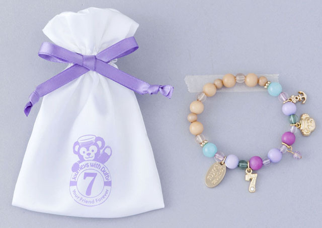 ブレスレット ¥3,800/TDS「ジャーニー・ウィズ・ダッフィー」スペシャルグッズ ※2015年7月3日(金)発売