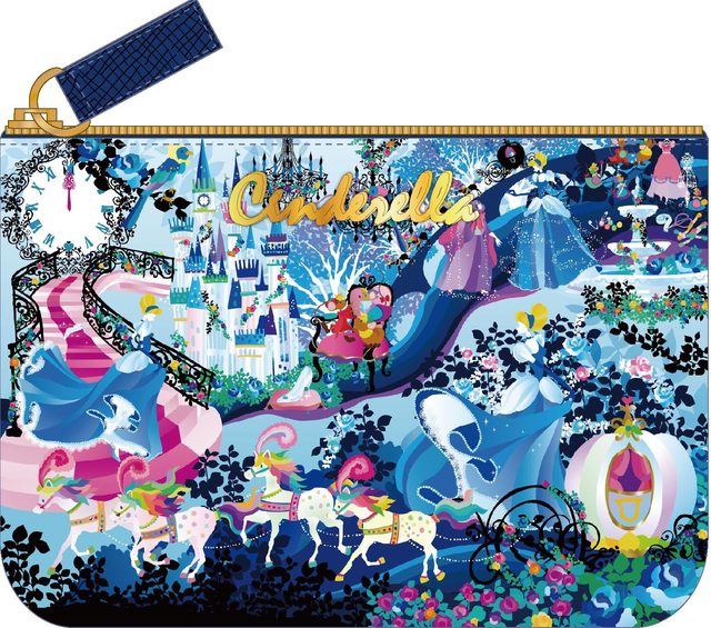 細かなモチーフのシンデレラ柄。