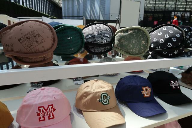 ワークマン ディズニーデザイン イヤーマフラー 780円(税込)/コットンツイルキャップ 980円(税込)