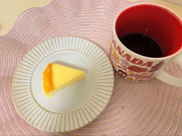 【KALDI しっとりチーズケーキ×ホットワイン（赤）】プチ贅沢な組み合わせ！