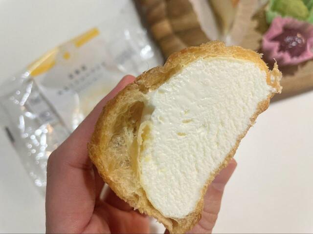 【くら寿司 北海道みるくシューアイス】生地が薄くてほぼアイス!