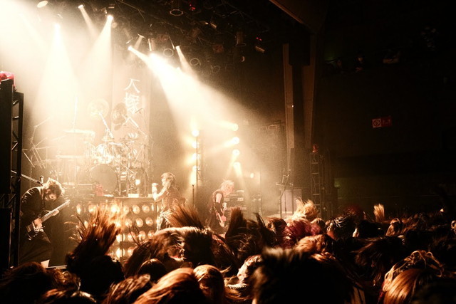 DEZERT　　撮影：小林裕和