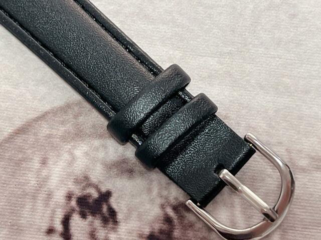 ベルトループは2つついています