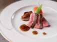 国産牛ロースとフォアグラステーキ トリュフのソースを添えて