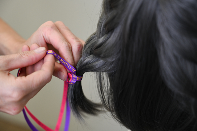 今回はビビットなピンクと紫を