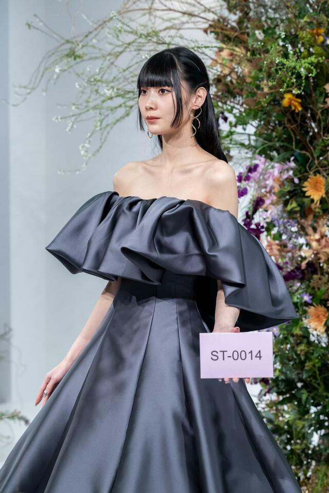 「ST」新作ウェディングドレス