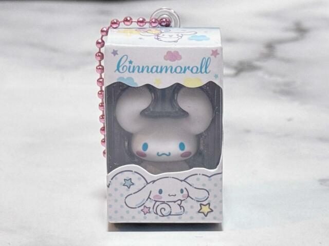「7．シナモロール」はブルーが貴重。「12．シークレット」はホワイトが基調です。中のフィギュアは同じデザインでした！【サンリオキャラクターズ チョコボックス ボックスフィギュアコレクション】