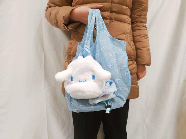 エコバッグに「バッグチャーム」のようにも取り付けられる