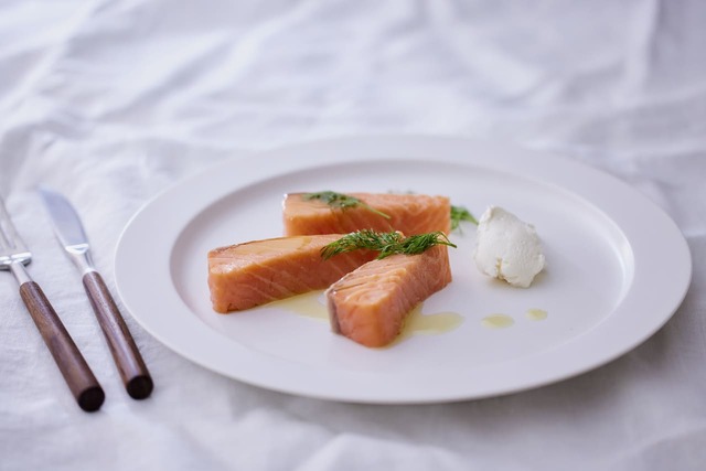 【アイリスオーヤマ・ポケットシェフ】公式レシピ「サーモンのコンフィ」