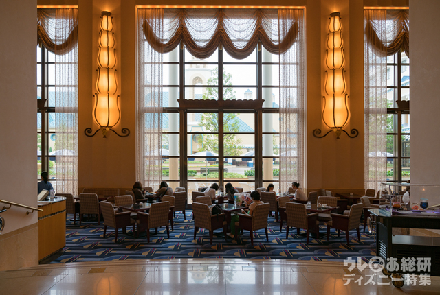 ディズニーアンバサダーホテル「ハイピリオン・ラウンジ」