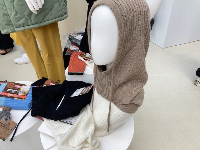 【ワークマン レディースボアMerino Wool half ニットバラクラバ】カラー：ベージュ、ホワイト、ブラック（カラー名が違う可能性があります）