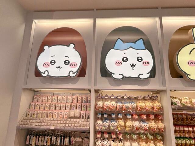 立体的に見える装飾も。窓から覗いたような姿がかわいい♪