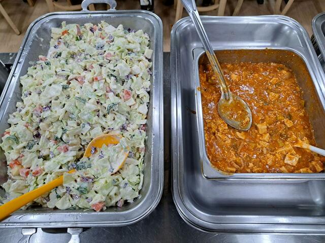 【気になる韓国、ソウルの今vol.31】「ヘドゥン韓食ブッペ」のサラダと麻婆豆腐