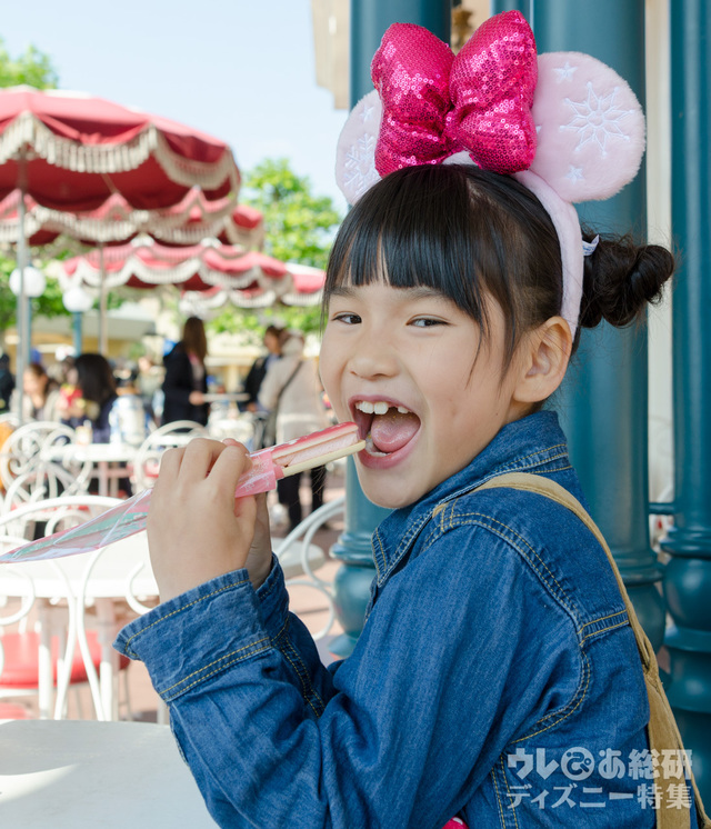 クッキーサンド（ストロベリークリーム＆ストロベリーチョコレート）¥380