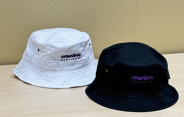 【ハワイアン航空×ロフトFlight to Hawaii ロフタビ 2024】バケットハット ホワイト・ブラック 各4,620円
