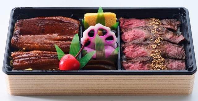 〈味の梅ばち〉鹿児島県産うなぎと米沢牛ステーキ弁当　２,７００円