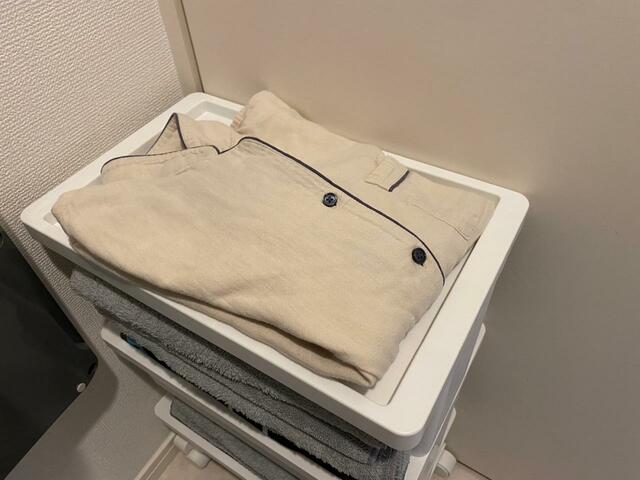 【ニトリ 軽くて組み立て簡単テーブルワゴン】入浴前には着替えをおくスペースとして使用