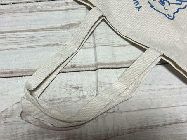 持ち手の長さは長めなため、肩がけもラクラクできちゃいます♪