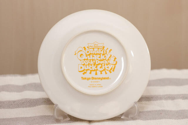 レモンクリームケーキ、スーベニアプレート付き 1200円｜プレートの裏