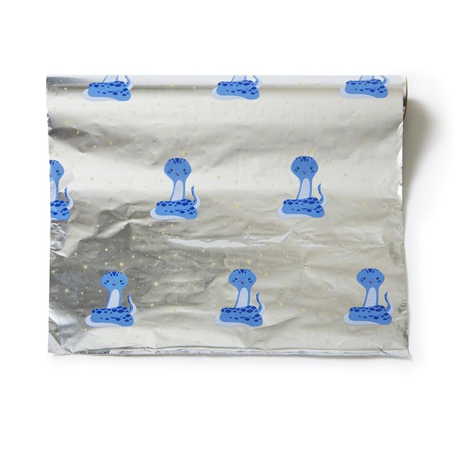 【フライングタイガー】「アルミホイル」330円　柄付きのアルミホイル、かわいい！