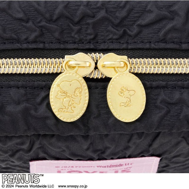 ゴールドの引き手がワンポイント