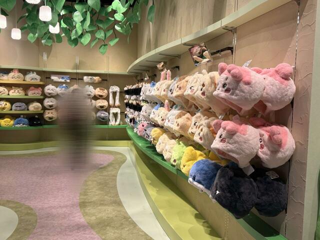 目覚まし回廊を抜けると、カチューシャ売り場が登場！