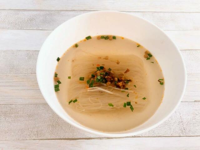 「クンディン フーティユナンバン」お湯を注ぐだけ！【カルディコーヒーファーム】「ベトナムバッグ」（ブタ柄）価格：1,500円（税込）