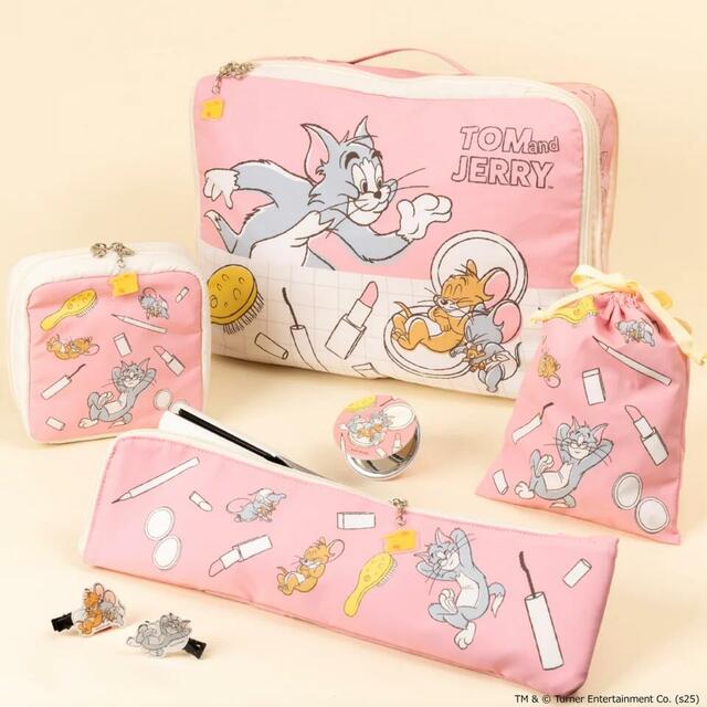 ●ミラー　丸型　 1,100円　●前髪クリップ　全2種類　 各1,210円　●コスメポーチスクエア　 3,080円　●収納ポーチ　3,410円●巾着　1,650円●アイロンケース　2,750円　