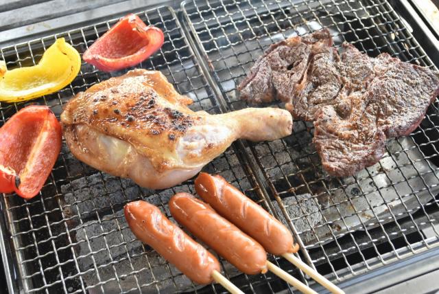 【Snow Peak TAKIBI LOUNGE／スノーピーク焚火ラウンジ】簡単に火で炙って楽しめる食材がおすすめ