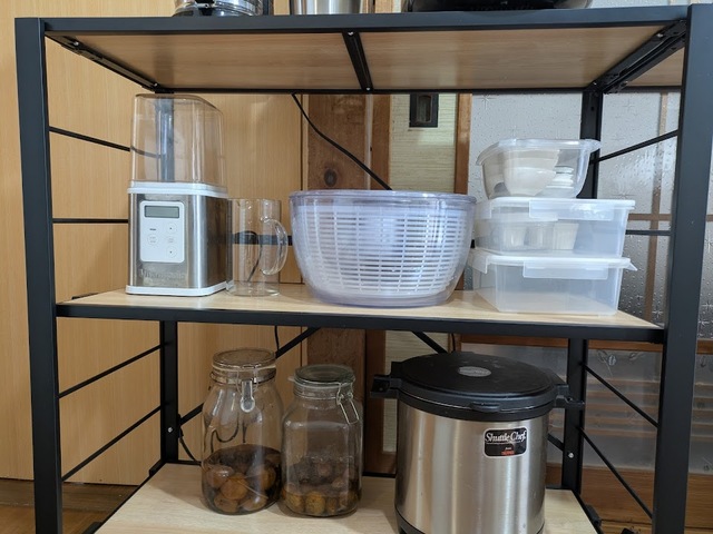 【アイリスオーヤマ 組立簡単 連結スチールラック】常温保存が必要な発酵調味料や手作りドリンクの“仮置き場”としても活躍します♪