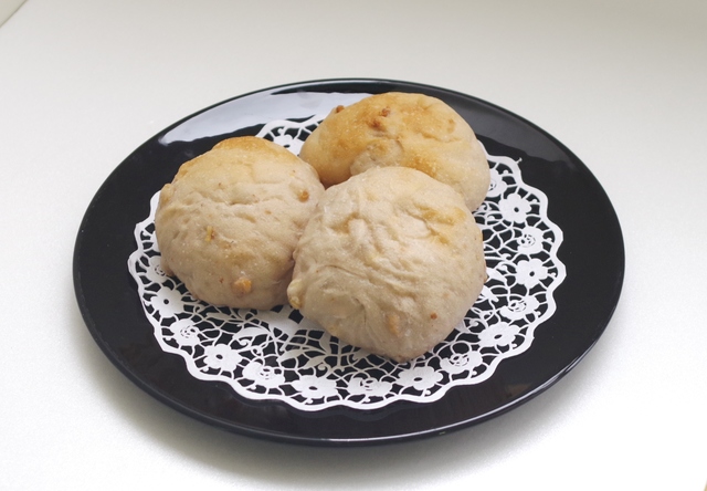 成城石井自家製　くるみパン（3個入り）299円
