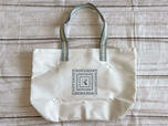 アイボリーとセージの配色がふんわりやさしい印象のトートバッグ♪