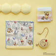 ミニタオル 各¥990、ミニマルチケース ¥2,420｜Afternoon Tea LIVING「くまのプーさん」グッズ