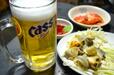 「ソウル食品」の生ビールと茹でたサザエ