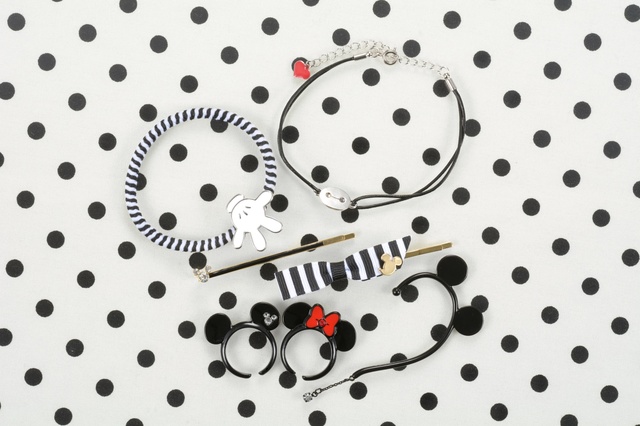 トレンドのモノトーンコーデに合わせて