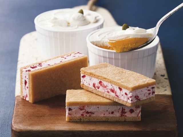 【函館】プティ・メルヴィーユ／いちごのバターサンド（1箱、10個入）1,901円 かぼちゃのプリン（1個）401円　＜後半＞　※かぼちゃのプリンのみ実演【西武池袋本店「春の北海道うまいもの会」】