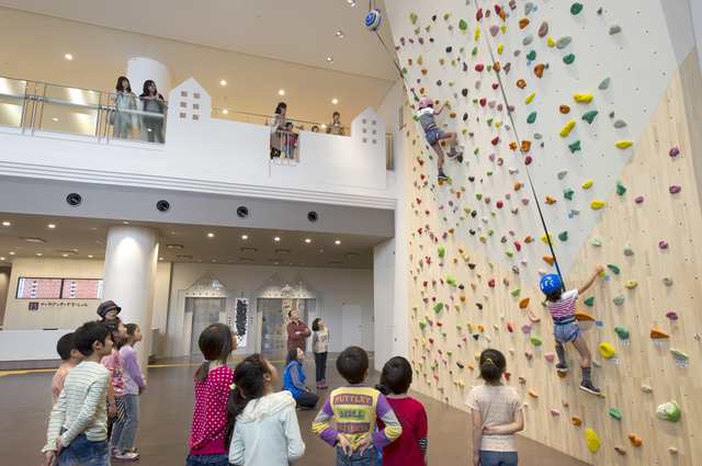 ギャラクシティの「クライミングウォール」