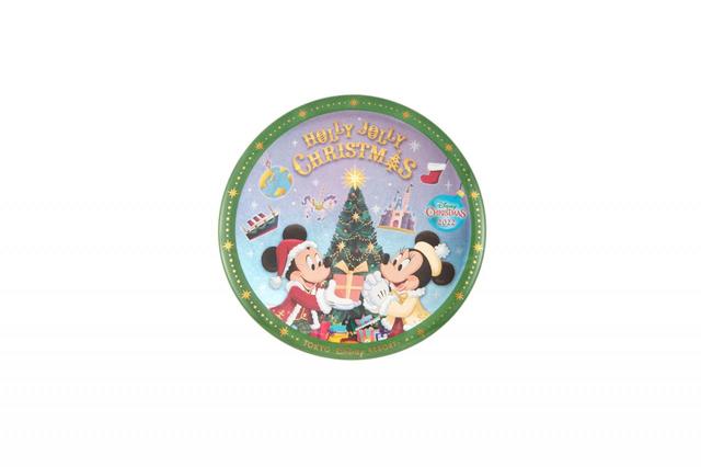 カンバッジ 350円|サイズ:直径約9cm|東京ディズニーリゾート「ディズニー・クリスマス」スペシャルグッズ|販売店舗:東京ディズニーランド「ディズニー&カンパニー」、東京ディズニーシー「エンポーリオ」|発売日:2022年11月7日(月)