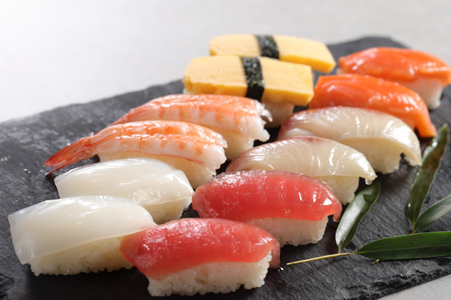 「にぎり寿司」<期間:2025年12月26日〜2026年1月4日>【USJオフィシャルホテルで開催!特別なブッフェ『ヨーロッパ冬のスペシャルグルメフェア ~クリスマス&ニューイヤー~』】