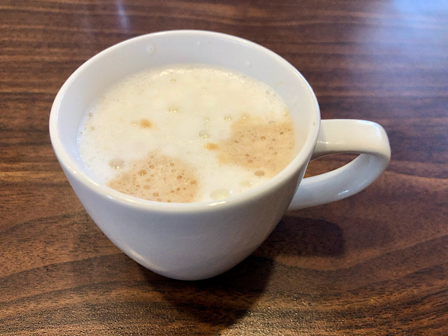 【ステーキガスト　ランチドリンクバー】食事の締めはカフェラテで